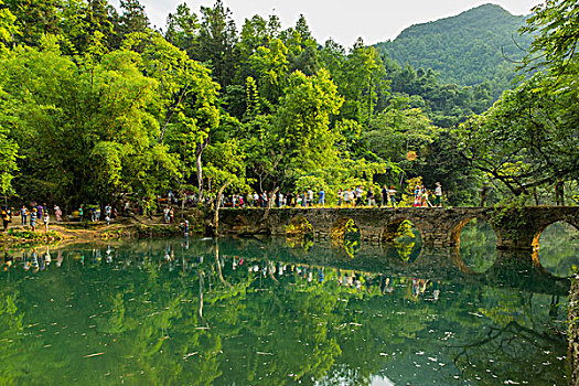 自燃山水