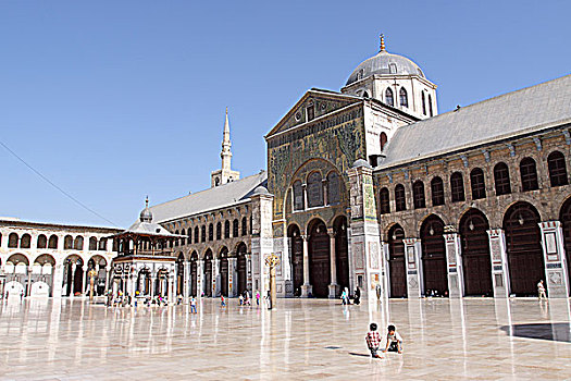 叙利亚大马士革伍麦叶清真寺庭院正面