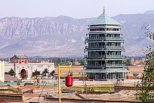 河北蔚县,中国古镇第一玻璃塔地下1层地上7层高49,6米