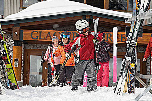 孩子,滑雪者,就绪,斜坡,惠斯勒山,不列颠哥伦比亚省,加拿大