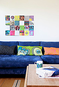 沙发,蓝色,封面,排,图案,散落,垫子,仰视,现代,艺术品,墙壁