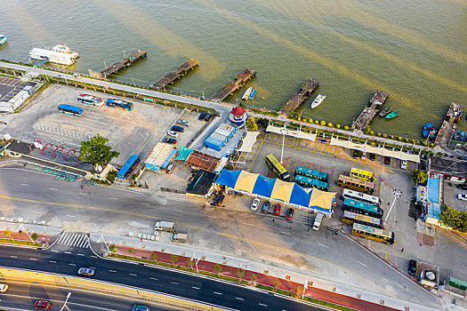 航拍广东珠海与澳门特别行政区交界处前山水道