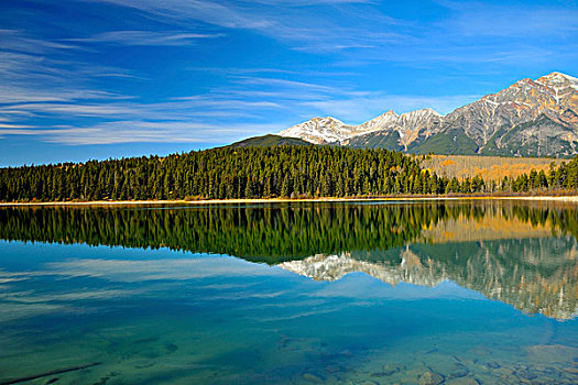 风景,静水,湖,海岸线,反射,背景,图像,捕获,碧玉国家公园,艾伯塔省,加拿大,一个,秋天,早晨