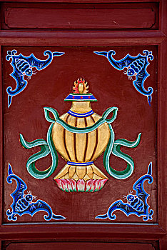 山西忻州市五台山广宗寺寺院殿门葫芦图案