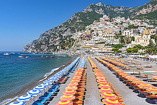 风景,著名,排,蓝色,橙色,沙滩伞,波西塔诺,海滩,阿马尔菲海岸,意大利