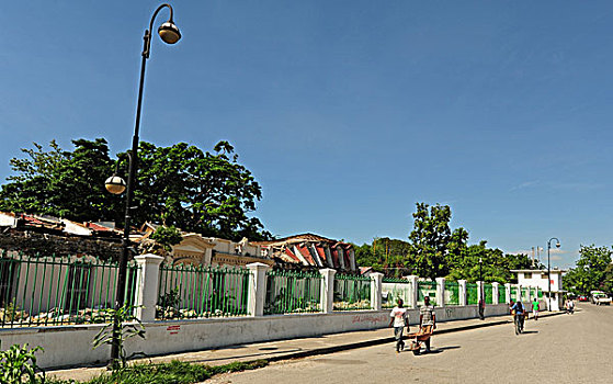 haiti,port,au,prince,destroyed,presidential,guards,palace