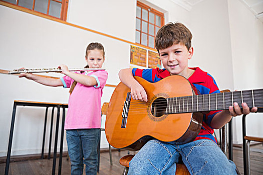 可爱,学生,演奏,笛子,吉他,教室
