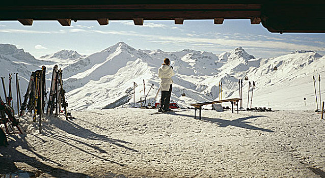 奥地利,悉特图克斯,冬天,享受,北蒂罗尔,提洛尔,阿尔卑斯山,山,女人,滑雪服,站立,远眺,休息,象征,滑雪,健身,活动,运动,高山运动,休闲