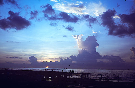 广西北海市涠洲岛上的日出