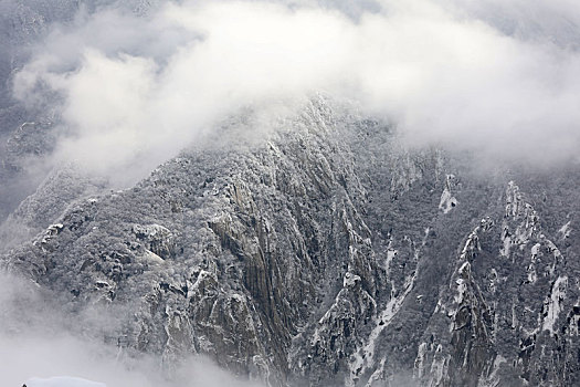 雪后华山宛如画