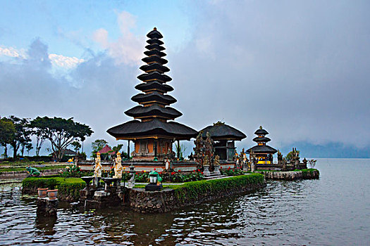 普拉布拉坦寺,布拉坦湖,水,庙宇,巴厘岛,印度尼西亚,大幅,尺寸