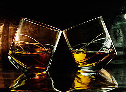 两个,玻璃杯,苏格兰威士忌,冰