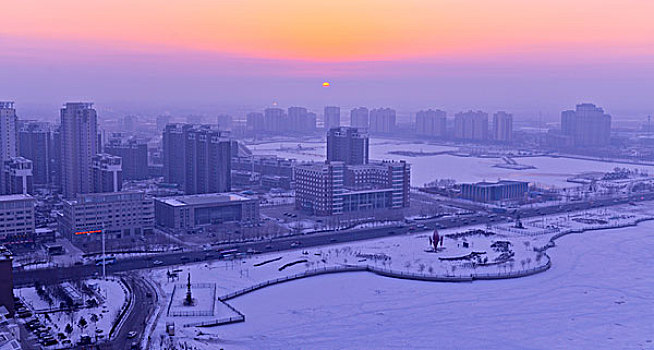 黑龙江大庆市--俯瞰雪后油城晨光