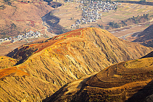 东川红土地