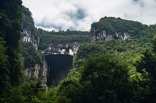 重庆武隆天坑景区天生三桥