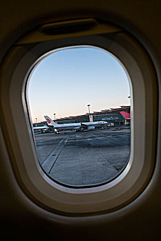 飞机窗口