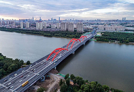 城市跨河桥