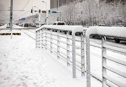 栏杆,积雪