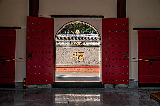 重庆綦江古剑山净音寺下寺大门