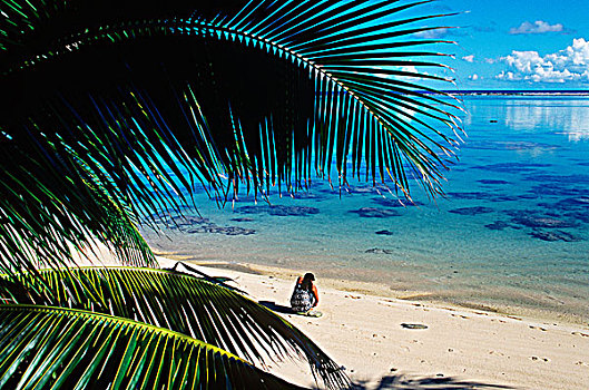 库克群岛,南太平洋,女人,坐,海滩,拉罗汤加岛