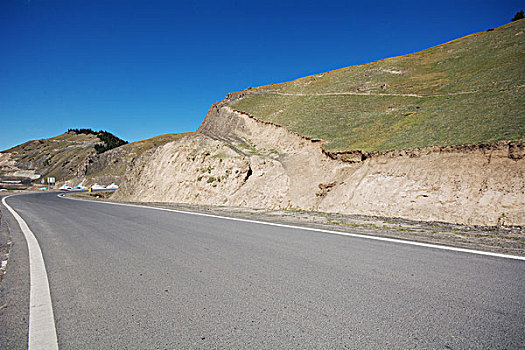 草原山路