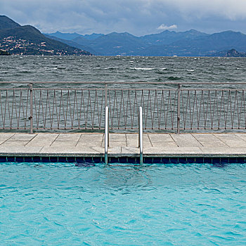 游泳池,意大利