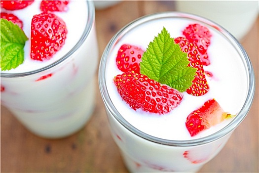 酸奶,草莓