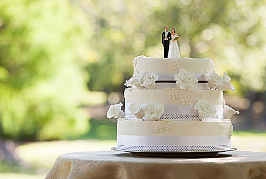 特写,小雕像,情侣,婚礼蛋糕