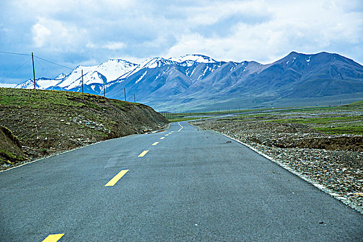 雪山草原公路