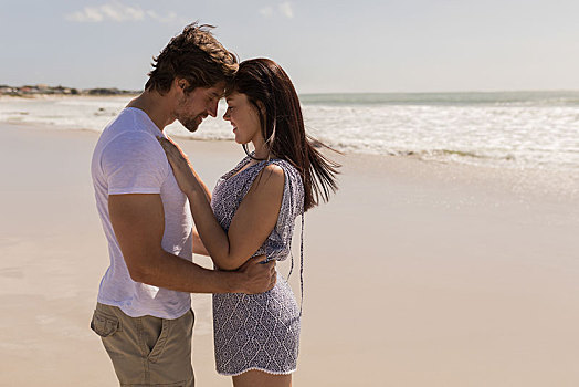 浪漫,高兴,年轻,情侣,面对面,海滩