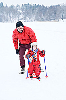 父亲,女儿,滑雪