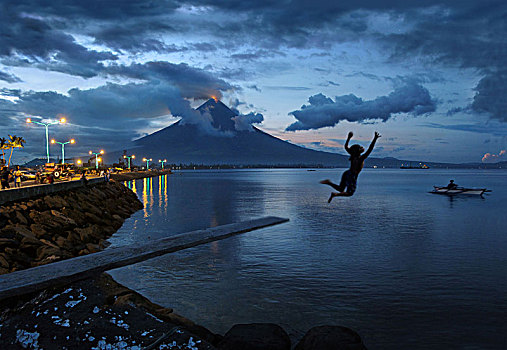 人,跳跃,水,黎牙实比,城市,吕宋岛,菲律宾,亚洲