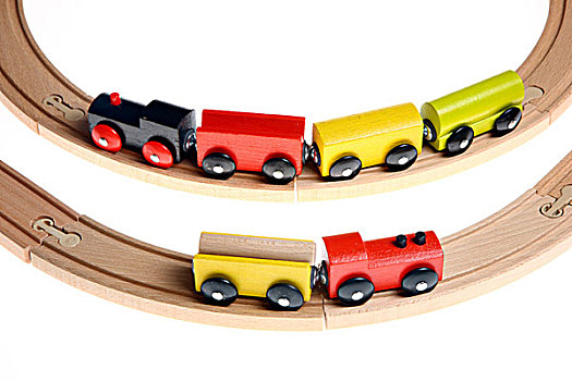 两个,玩具,木质,火车,轨道