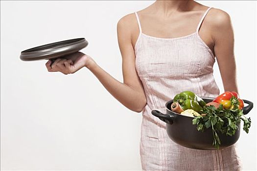 女人,拿着,炖锅,新鲜,蔬菜