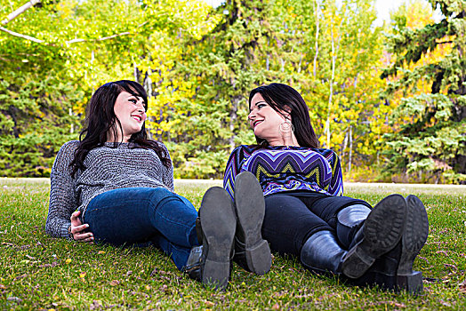 母女,消费,美好时光,一起,户外,城市公园,秋天,艾伯塔省,加拿大