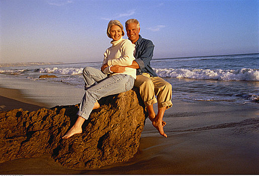 肖像,夫妻,坐,海滩