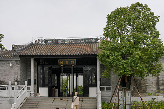 羊城广州新文化馆海珠湿地公园旁