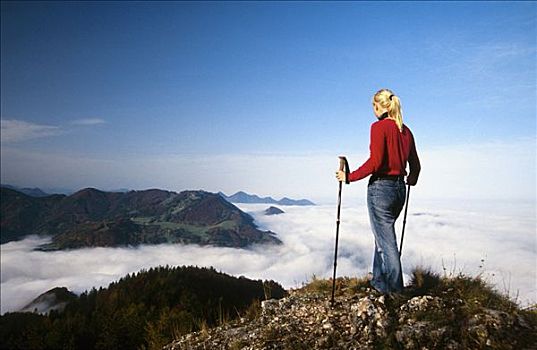 女人,向外看,上方,山谷,上奥地利州,欧洲