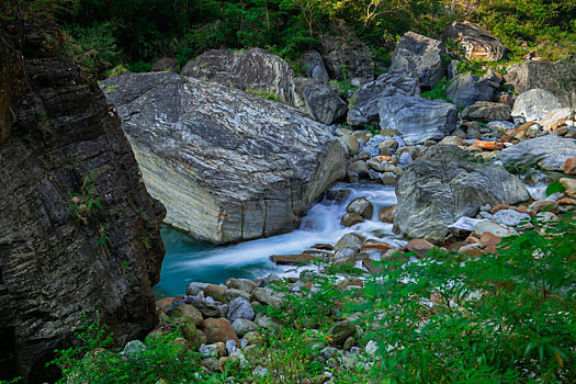 台湾花莲太鲁阁风景区,砂卡礑溪的山谷溪流