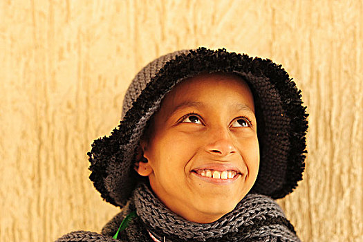 kuwait,city,portrait,of,schoolgirl,with,hat