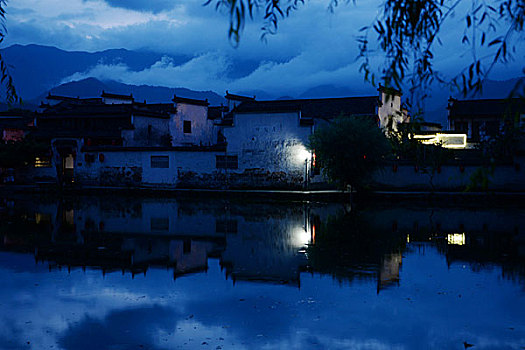 水乡夜景