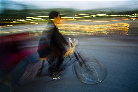 中国,北京,男人,骑自行车