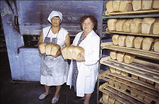 两个,女性,工人,面包,糕点店,西伯利亚,俄罗斯,第三世界