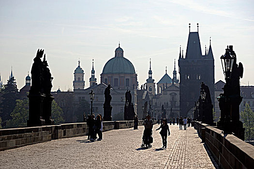 游客,桥,黎明,布拉格,波希米亚,捷克共和国,欧洲