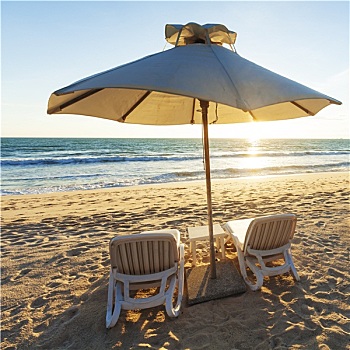 两个,沙滩椅,伞,构图