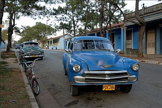 蓝色,老爷车,驾驶,街道,云尼斯,古巴,加勒比海