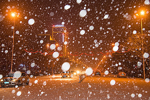 新疆哈密瑞雪迎新年