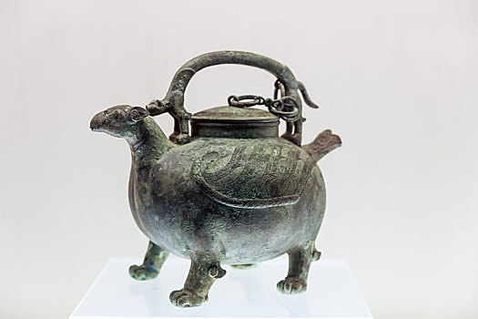 上海博物馆馆藏战国早期错金银鸟兽形盉