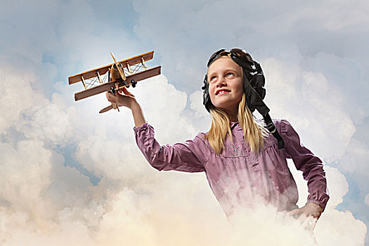 图像,小女孩,飞行员,头盔,玩,飞机模型,云,背景
