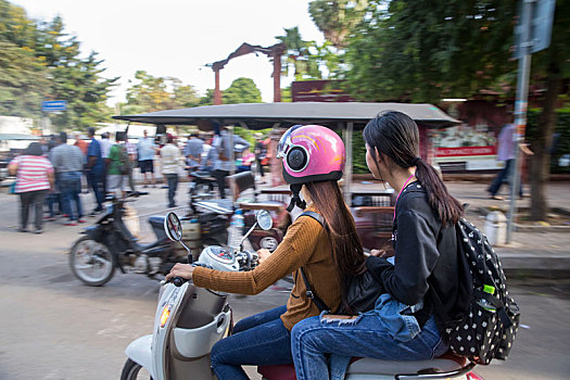 柬埔寨,金边,女朋友,摩托车